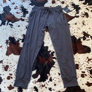 NWT Women’s joggers